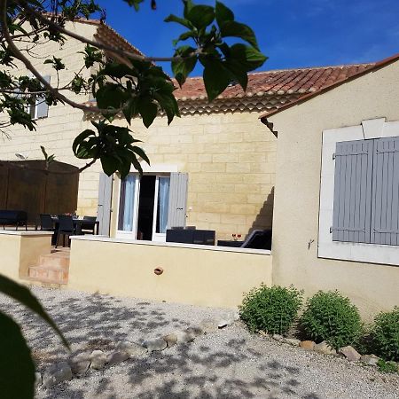 Le Mas Saint Jean Mézoargues Esterno foto